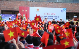 Không khí hân hoan khai giảng năm học mới lan tỏa khắp mọi miền Tổ quốc