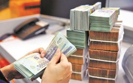Phê duyệt Kế hoạch vay, trả nợ công năm 2025 và Chương trình quản lý nợ công 3 năm 2025-2027
