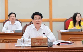 Bộ Chính trị cho ý kiến về công tác chuẩn bị Đại hội Đảng bộ tỉnh Cà Mau và Hưng Yên
