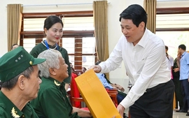 Bộ Nội vụ hướng dẫn tặng quà của Chủ tịch nước cho người có công dịp Tết Bính Ngọ 2026