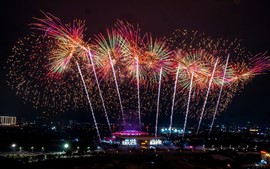 Chùm ảnh: Tổng duyệt bắn pháo hoa chào mừng Đại hội XIV của Đảng