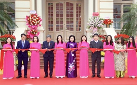 Khai mạc Triển lãm tư liệu 'Đảng Cộng sản Việt Nam qua các kỳ Đại hội'