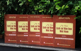 Sơ thảo lịch sử văn học Việt Nam: Khơi nguồn nội lực 
văn hóa dân tộc
