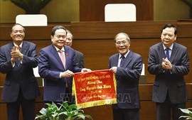 Chủ tịch Quốc hội Trần Thanh Mẫn gặp mặt nguyên lãnh đạo Quốc hội qua các thời kỳ