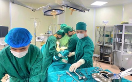 Ca mổ "đặc biệt" cứu cụ bà 101 tuổi bị gãy liên mấu chuyển xương đùi