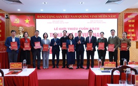 Ra mắt cuốn sách 'Tự hào cơ đồ Việt Nam'