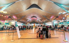 Thí điểm miễn thị thực cho công dân Trung Quốc đi du lịch theo đoàn đến Khánh Hòa