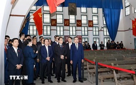 Chủ tịch Quốc hội Trần Thanh Mẫn thăm di tích lịch sử cách mạng tại tỉnh Thiểm Tây của Trung Quốc