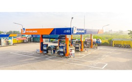 Petrolimex chủ động bán xăng dầu thấp hơn mức điều hành