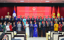 Thủ tướng: Quan hệ đặc biệt Việt Nam - Lào 'được nuôi dưỡng từ nhân dân'