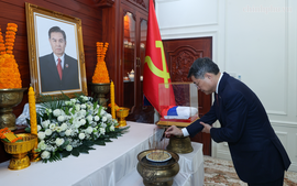 Thủ tướng Lê Minh Hưng thăm gia đình Cố Chủ tịch Quốc hội Lào Saysomphone Phomvihane