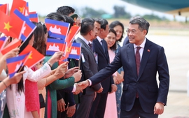 Thủ tướng Lê Minh Hưng tới Phnom Penh, bắt đầu chuyến thăm chính thức Campuchia