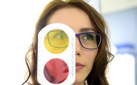 Hiểu thế nào về rối loạn nhận biết màu trong tiêu chuẩn sức khỏe lái xe?