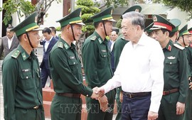 Tổng Bí thư Tô Lâm thăm, chúc Tết cán bộ, chiến sĩ đồn biên phòng EA H’Leo