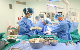 Ca ghép gan cấp cứu ngày 27 Tết Bính Ngọ