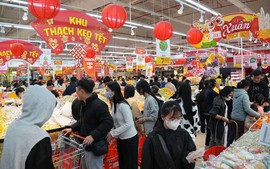 Thị trường ngày 29 Tết: Nguồn cung dồi dào, giá cả ổn định