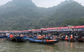 25.000 lượt du khách trẩy hội Chùa Hương 2 ngày đầu năm