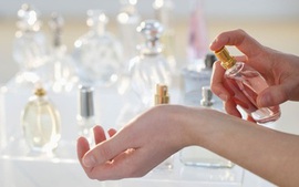 Triệt phá nhà máy sản xuất nước hoa giả lớn nhất châu Âu