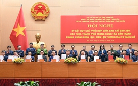 Hà Nội và 10 địa phương ký Quy chế phối hợp chống buôn lậu, hàng giả