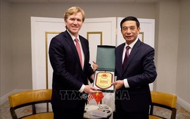 Đại tướng Phan Văn Giang tiếp Thứ trưởng thứ nhất Bộ Chiến tranh Hoa Kỳ