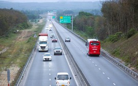 Bộ Xây dựng: Chuyển hướng quản lý từ cấp phép sang hậu kiểm