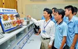 Chế độ làm việc đối với nhà giáo giáo dục nghề nghiệp