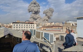 Israel tấn công phủ đầu Iran, Mỹ xác nhận tham gia chiến dịch; Tehran tuyên bố đáp trả mạnh mẽ