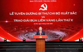 Tuyên dương Bí thư chi bộ xuất sắc và trao giải Búa liềm Vàng lần thứ X