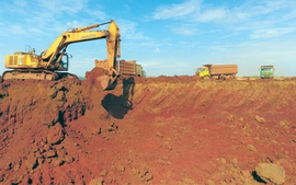 Có được nhận chuyển nhượng thêm đất để khai thác khoáng sản?