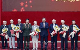 Tổng Bí thư Tô Lâm gặp mặt cán bộ công an cấp cao các thời kỳ