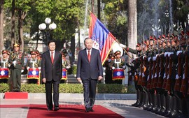 Lễ đón trọng thể Tổng Bí thư Tô Lâm tại thủ đô Viêng Chăn (Lào)