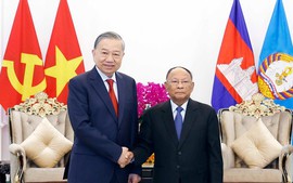 Tổng Bí thư Tô Lâm hội kiến Chủ tịch danh dự Đảng Nhân dân Campuchia Heng Samrin