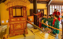 'Chuyển ngữ' di sản để trao truyền cho thế hệ trẻ