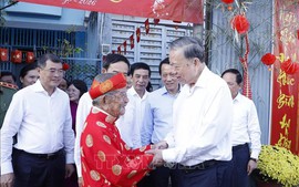 Tổng Bí thư Tô Lâm đến thăm, chúc Tết nhà nghiên cứu Nguyễn Đình Tư