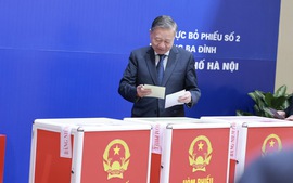 Tổng Bí thư Tô Lâm bỏ phiếu bầu cử đại biểu Quốc hội, HĐND các cấp tại phường Ba Đình, Hà Nội