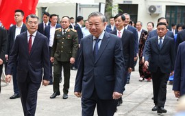 Chùm ảnh: Các đồng chí lãnh đạo Đảng, Nhà nước thực hiện quyền cử tri