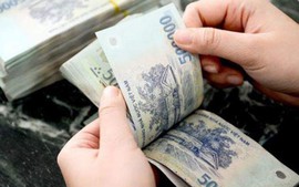 Phụ cấp Bí thư chỉ hưởng trong thời gian thực tế giữ chức danh