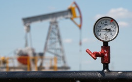Rủi ro địa chính trị tiếp tục phản ánh vào giá dầu