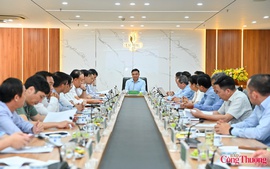 Quyền Bộ trưởng Bộ Công Thương Lê Mạnh Hùng làm việc với Lọc hóa dầu Bình Sơn