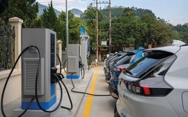 Khuyến khích đầu tư hạ tầng sạc xe điện trong đô thị