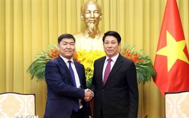 Chủ tịch nước Lương Cường tiếp Chánh án Tòa án Tối cao Mông Cổ