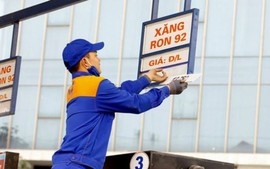 Thực hiện điều hành giá xăng dầu theo Nghị quyết số 36/NQ-CP của Chính phủ