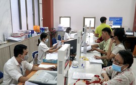 Viên chức công tác 5 năm 6 tháng có đủ điều kiện vào công chức?