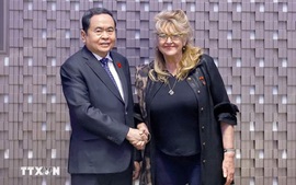 Chủ tịch Quốc hội Trần Thanh Mẫn gặp Lãnh sự danh dự Việt Nam tại Torino