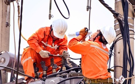 EVNCPC: Giữ dòng điện an toàn, liên tục giữa cao điểm nắng nóng