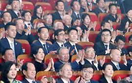 Tổng Bí thư, Chủ tịch nước dự Chương trình nghệ thuật hữu nghị Việt-Trung