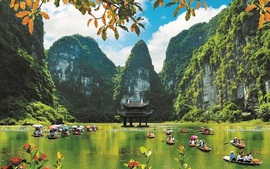 Đưa Danh lam thắng cảnh Tràng An - Tam Cốc - Bích Động trở thành khu du lịch hấp dẫn của quốc tế