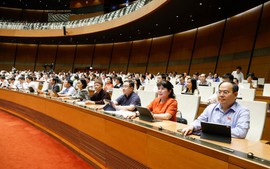 Tôn trọng và bảo hộ quyền tự do tín ngưỡng, tôn giáo của mọi người