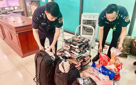 Hải quan phát hiện nhiều vụ vận chuyển thực phẩm không rõ nguồn gốc