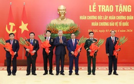 Tổng Bí thư Tô Lâm trao Huân chương Quân công tặng các đồng chí lãnh đạo Đảng, Nhà nước